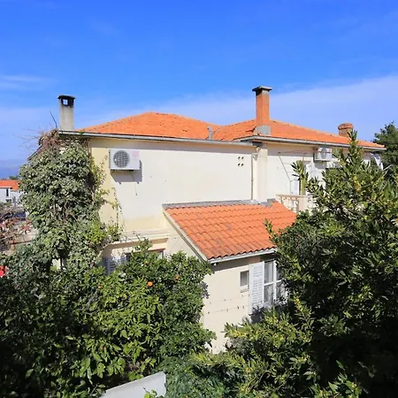 16656b Supetar