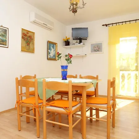 Apartment 16656b Supetar