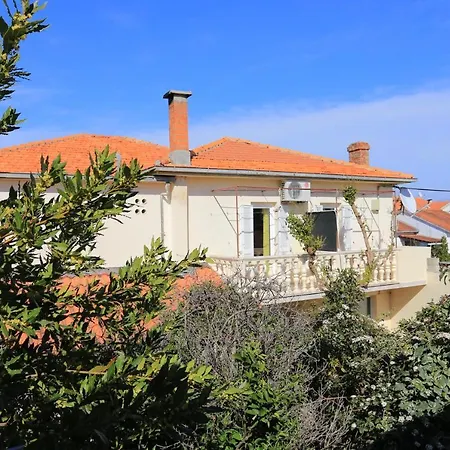 Apartment 16656b Supetar